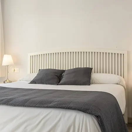 Holidays, Tripp, 1 Dormitorio, 4 Personas, Terraza Apartment
